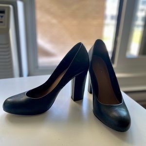 Black Aldo heels, size 7.5